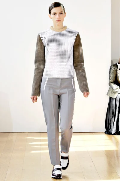 Look 3